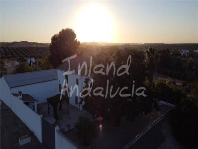 Casa rústica / Caserío en Venta en Cabra