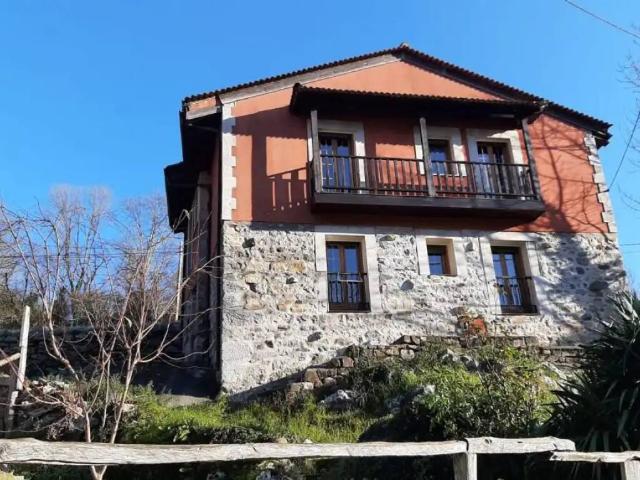 Casa rústica / Caserío en Venta en Cabrales