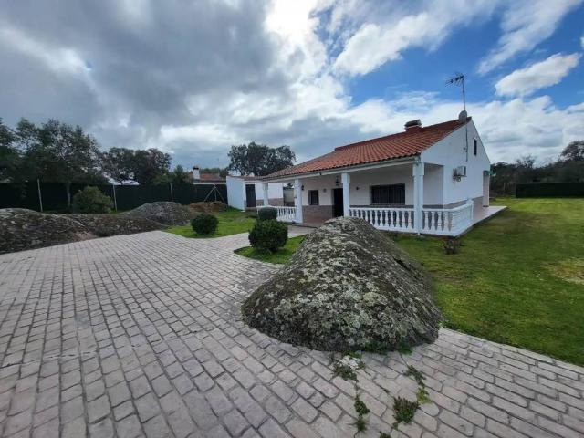 Casa rústica / Caserío en Venta en Cáceres