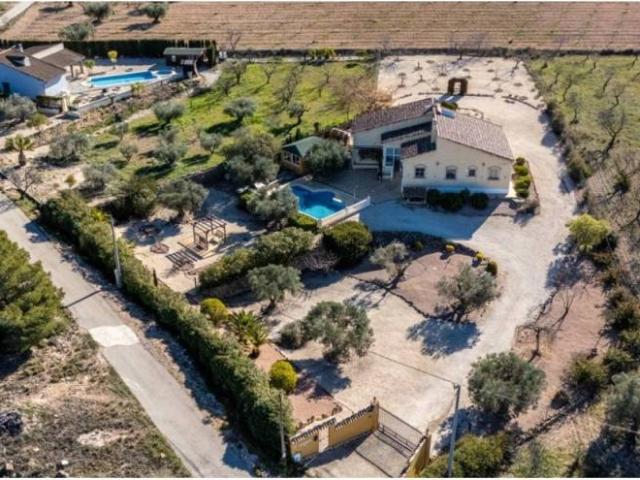 Casa rústica / Caserío en Venta en Calañas