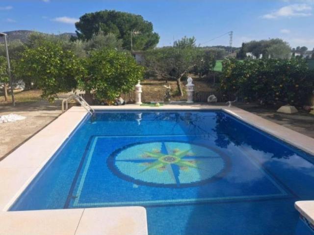 Casa rústica / Caserío en Venta en Cártama