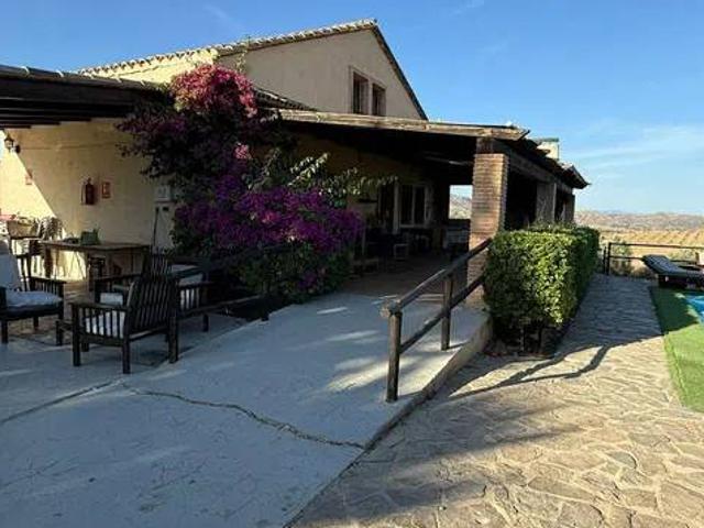 Casa rústica / Caserío en Venta en Cártama