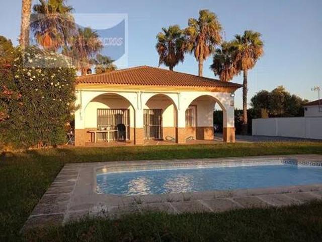 Casa rústica / Caserío en Venta en Cartaya