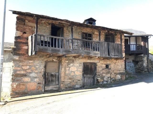 Casa rústica / Caserío en Venta en Carucedo