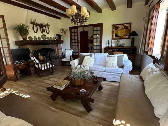 Casa rústica / Caserío en Venta en Castellví de Rosanes