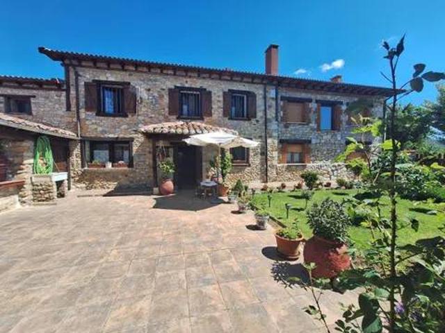 Casa rústica / Caserío en Venta en Castrejón de La Peña