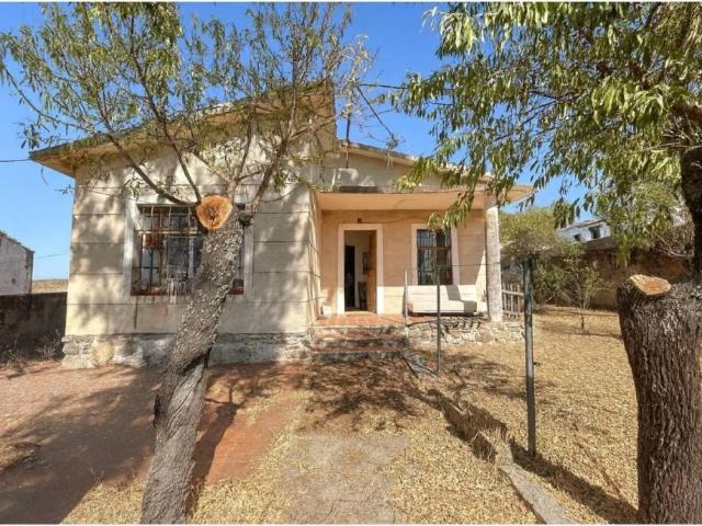 Casa rústica / Caserío en Venta en Casar de Cáceres