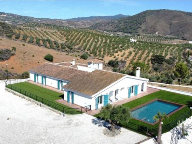 Casa rústica / Caserío en Venta en Casarabonela
