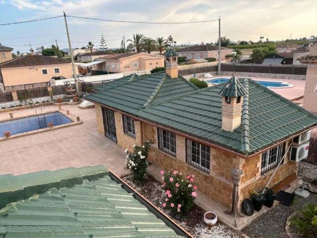 Casa rústica / Caserío en Venta en Catral