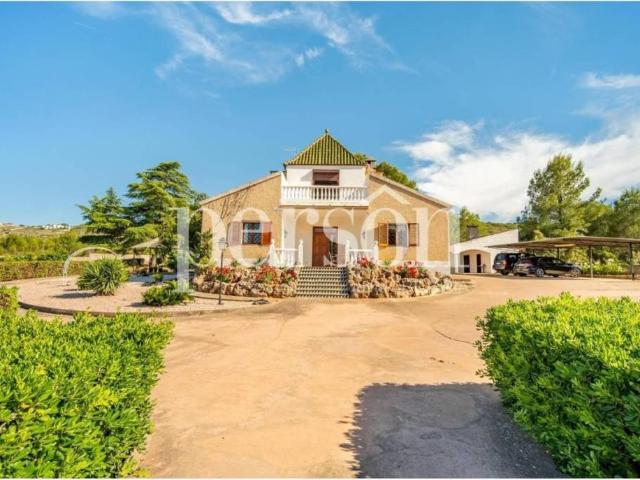 Casa rústica / Caserío en Venta en Chiva