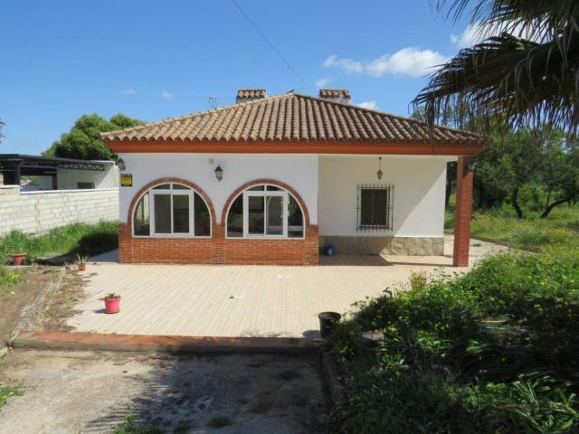Casa rústica / Caserío en Venta en Chiclana de la Frontera