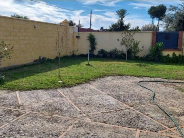 Casa rústica / Caserío en Venta en Chipiona