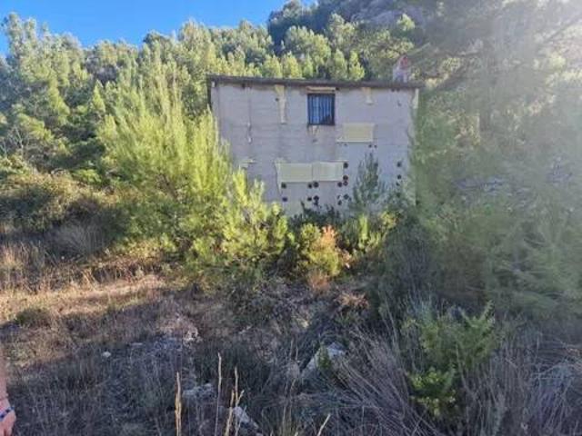 Casa rústica / Caserío en Venta en Confrides