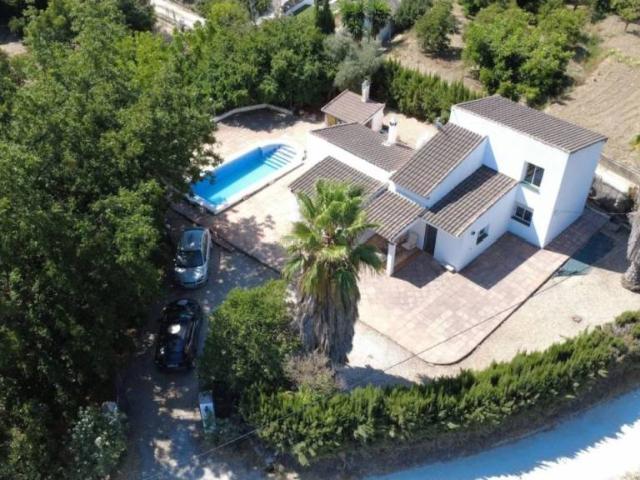 Casa rústica / Caserío en Venta en Coín
