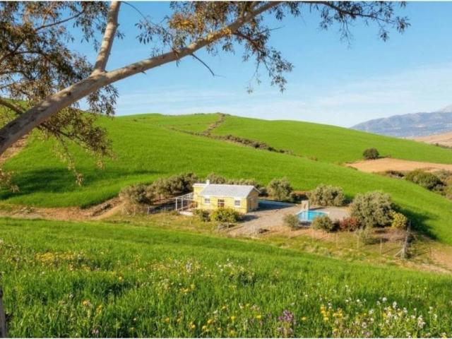 Casa rústica / Caserío en Venta en Coín