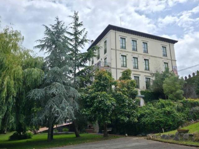 Casa rústica / Caserío en Venta en Colindres