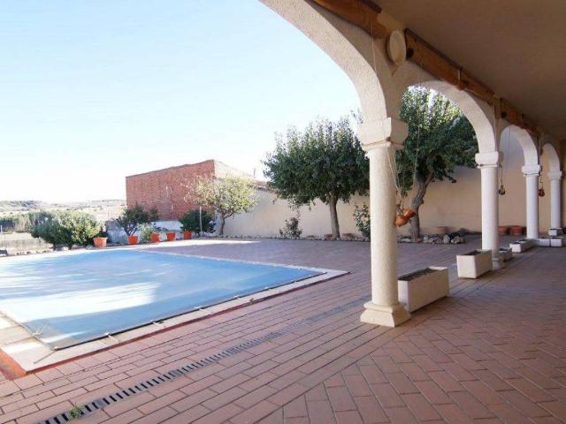 Casa rústica / Caserío en Venta en Corrales del Vino