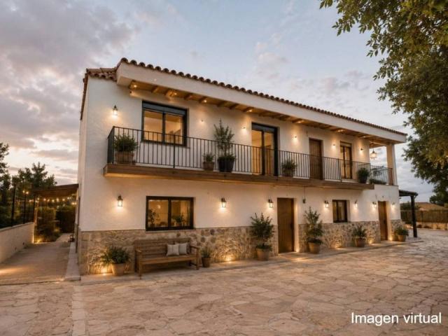 Casa rústica / Caserío en Venta en Crevillent