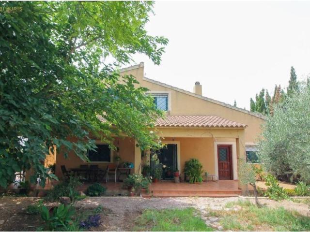 Casa rústica / Caserío en Venta en Crevillent