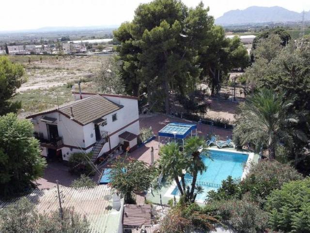 Casa rústica / Caserío en Venta en Crevillent