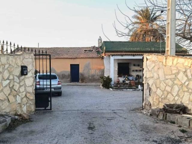 Casa rústica / Caserío en Venta en Crevillent