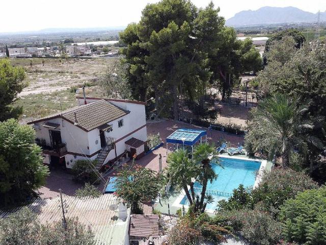 Casa rústica / Caserío en Venta en Crevillent