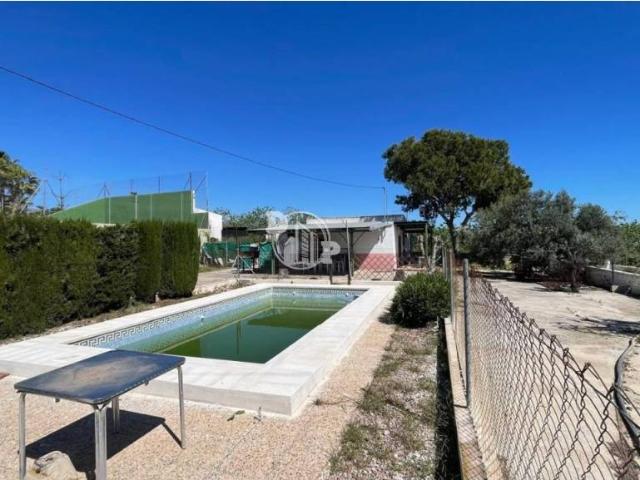 Casa rústica / Caserío en Venta en Crevillent