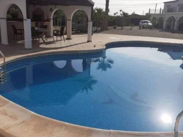 Casa rústica / Caserío en Venta en Crevillent