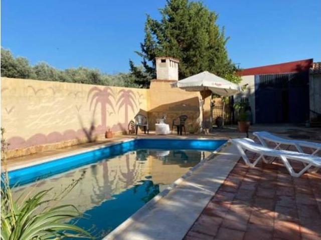 Casa rústica / Caserío en Venta en Cúllar