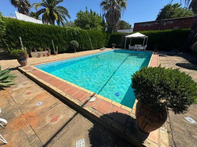 Casa rústica / Caserío en Venta en Dos Hermanas