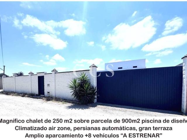 Casa rústica / Caserío en Venta en Dos Hermanas