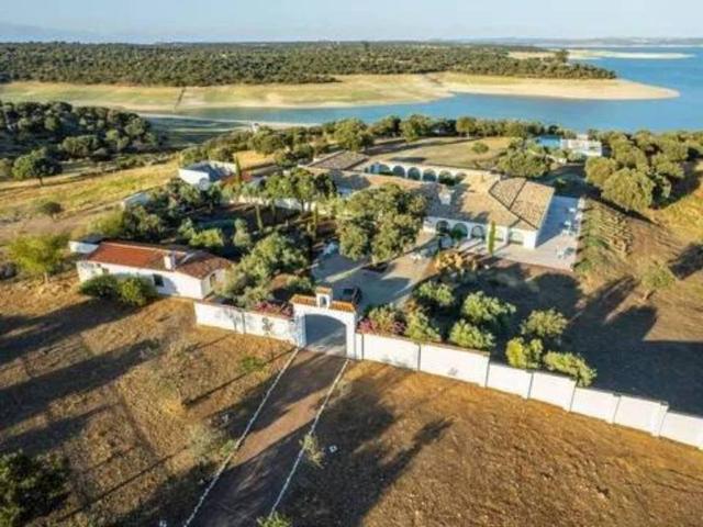 Casa rústica / Caserío en Venta en El Gordo