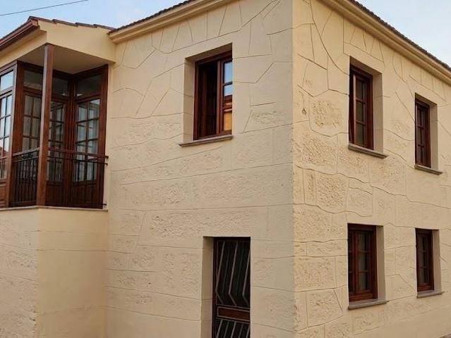 Casa rústica / Caserío en Venta en Esgos