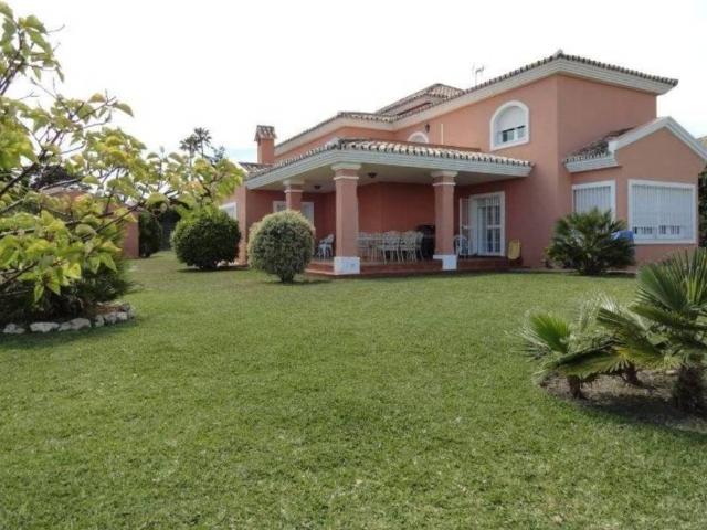 Casa rústica / Caserío en Venta en Estepona