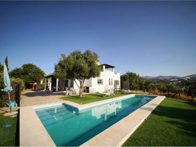 Casa rústica / Caserío en Venta en Estepona