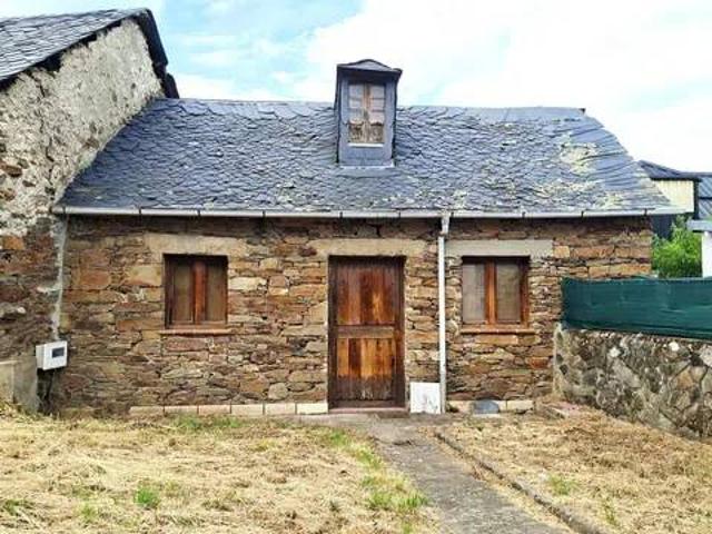 Casa rústica / Caserío en Venta en Fabero