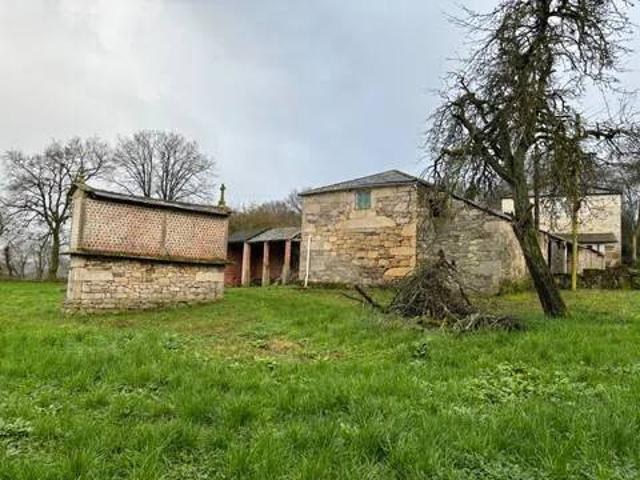 Casa rústica / Caserío en Venta en Friol