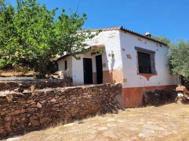 Casa rústica / Caserío en Venta en Fuentes de León