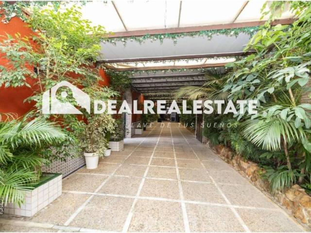 Casa rústica / Caserío en Venta en Guillena