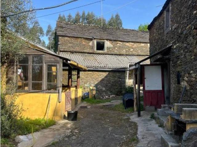 Casa rústica / Caserío en Venta en Irixoa