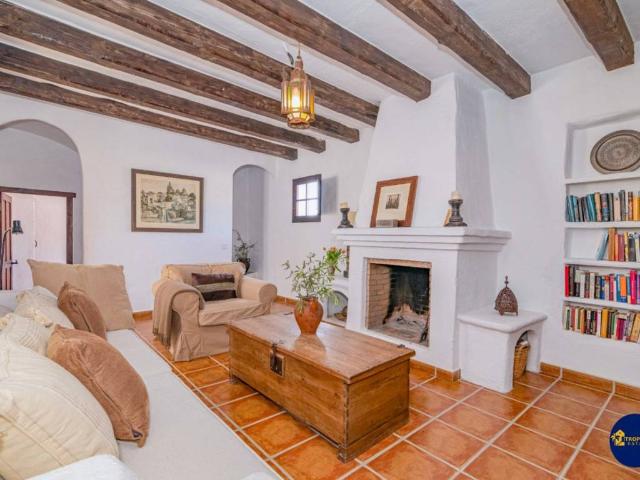 Casa rústica / Caserío en Venta en Ítrabo