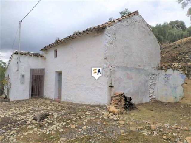 Casa rústica / Caserío en Venta en Iznájar