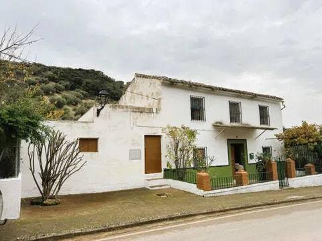 Casa rústica / Caserío en Venta en Iznájar