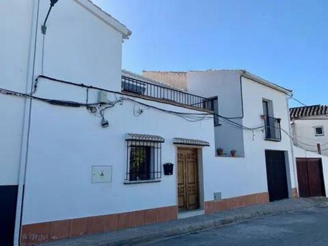 Casa rústica / Caserío en Venta en Iznájar