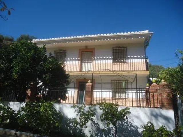Casa rústica / Caserío en Venta en Iznájar