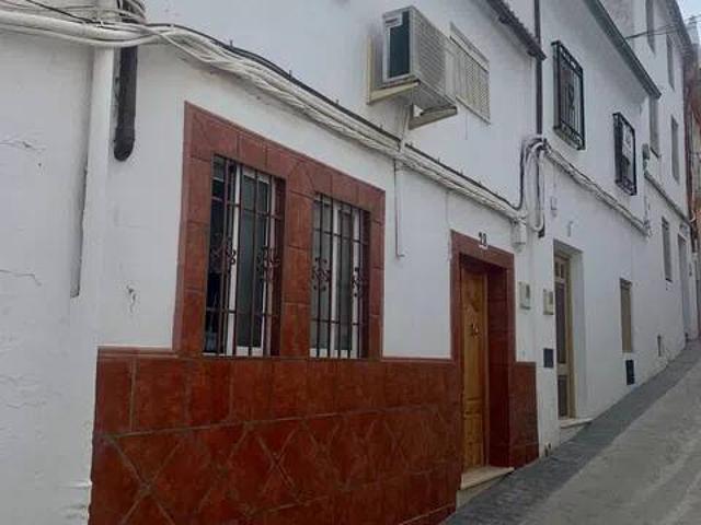 Casa rústica / Caserío en Venta en Iznájar