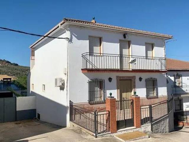 Casa rústica / Caserío en Venta en Iznájar