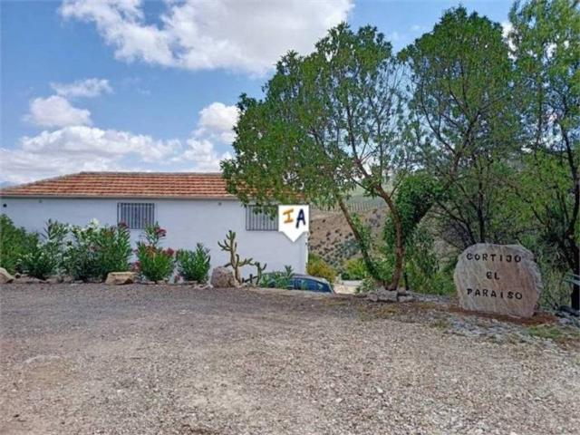 Casa rústica / Caserío en Venta en Iznájar