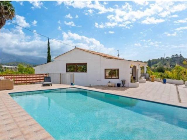 Casa rústica / Caserío en Venta en La Nucia