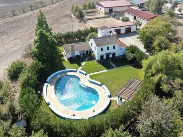 Casa rústica / Caserío en Venta en La Puebla de Cazalla